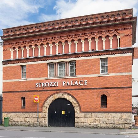 Strozzi Palace Suites By Mansley Челтнем Екстер'єр фото