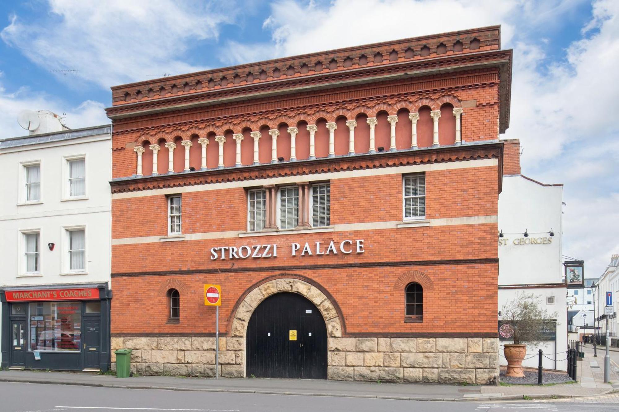 Strozzi Palace Suites By Mansley Челтнем Екстер'єр фото