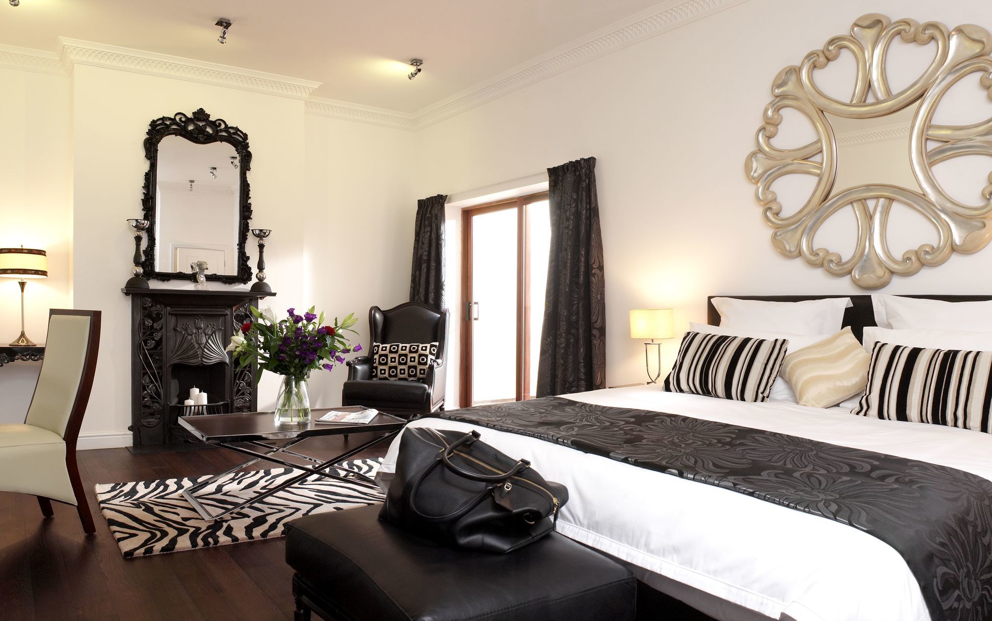 Strozzi Palace Suites By Mansley Челтнем Інтер'єр фото
