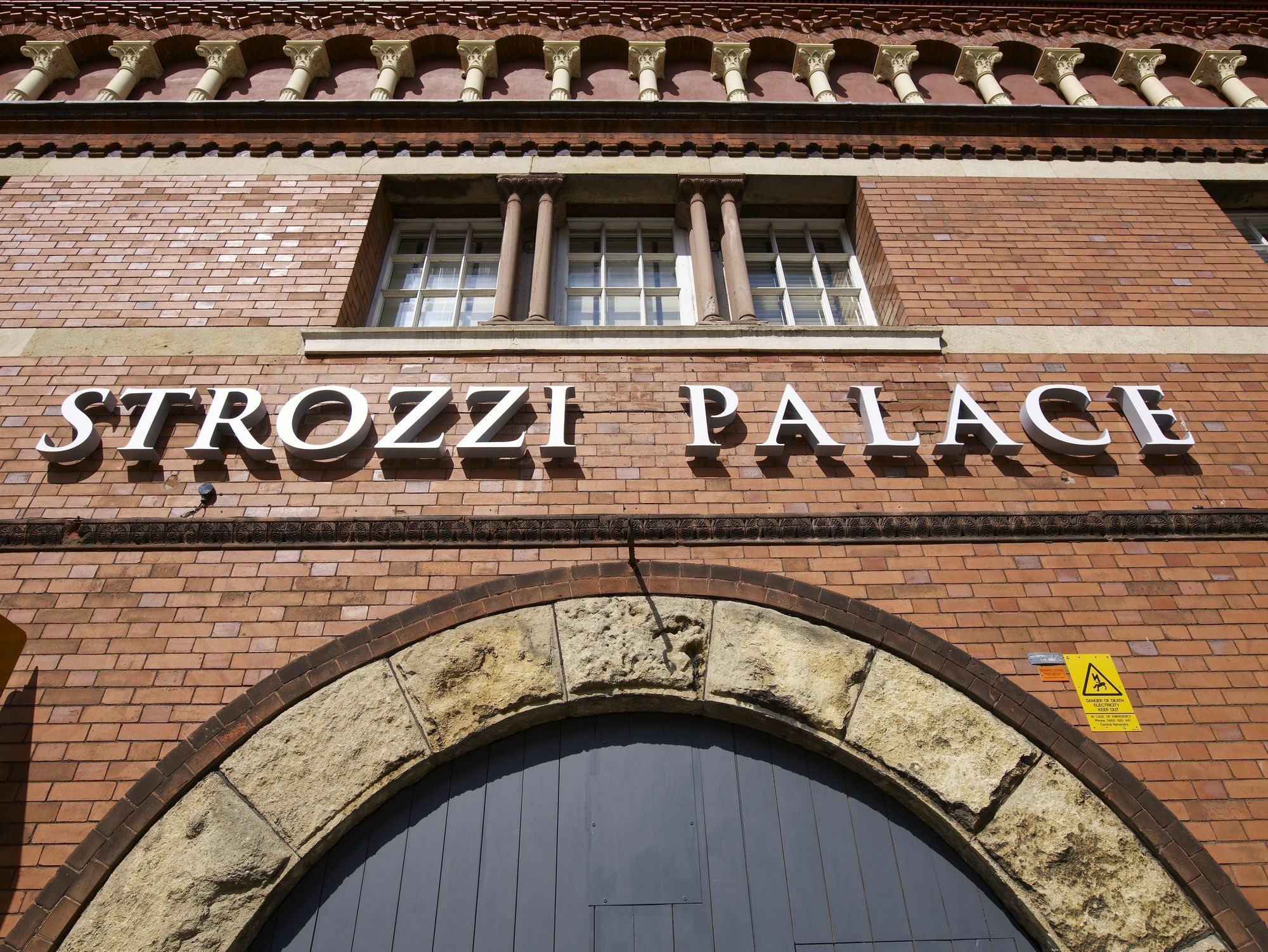 Strozzi Palace Suites By Mansley Челтнем Екстер'єр фото